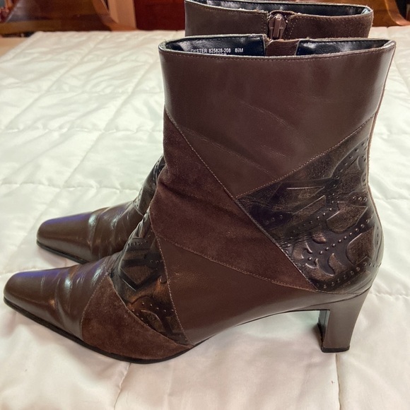 Monzo & Franco Oyster Heeled Embossed Brown Leather Upper Boots Size 8.5 EUC - Picture 3 of 13